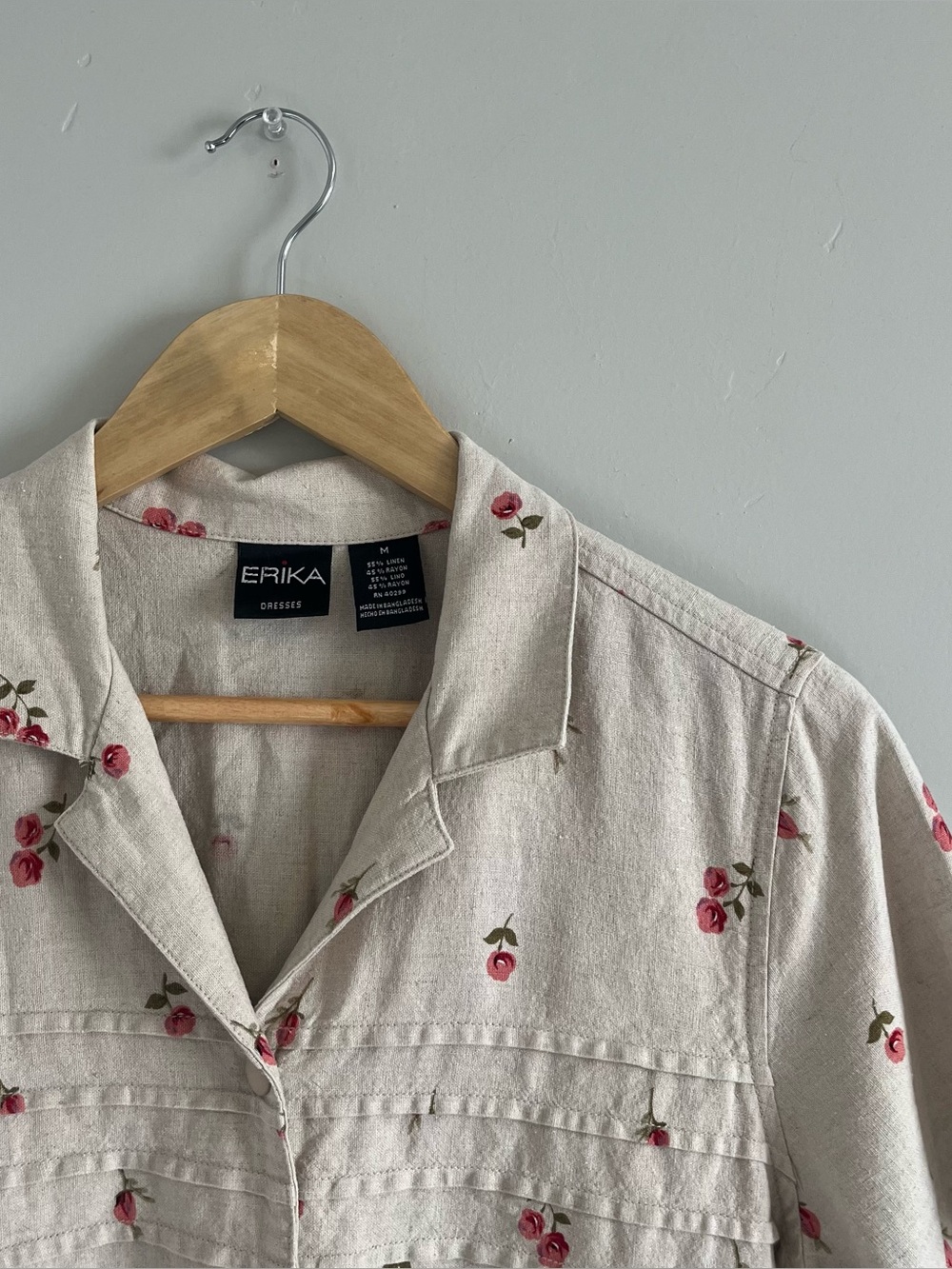 Erika | Vintage Cream Button-Front Dress with Red Floral Embroidery - Picture 2 of 8